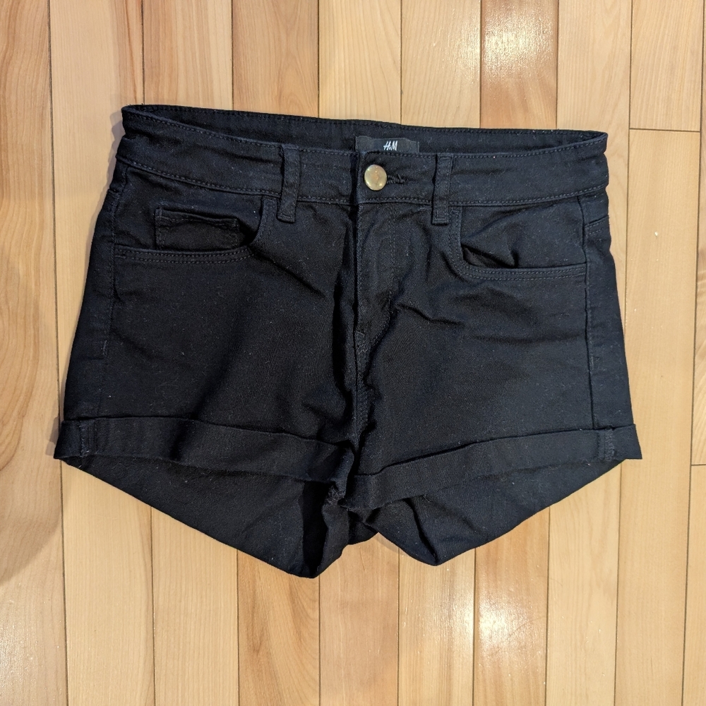 H&M Black Cargo Shorts for Women